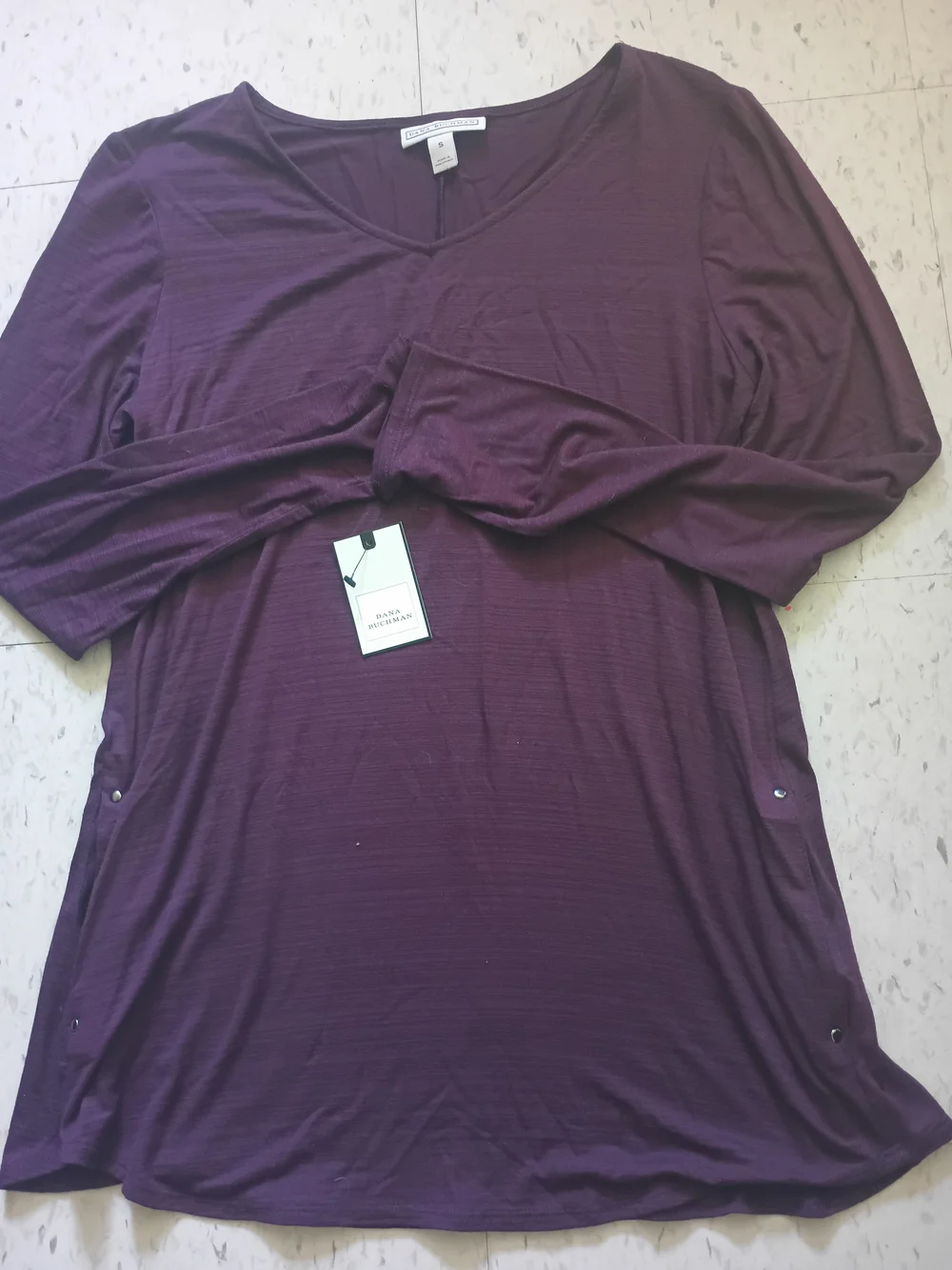 Dana Buchman Long Sleeve V-Neck Top